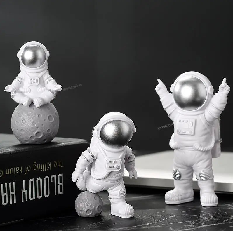 4 pcs Astronaut Figure Statue Figurine Spaceman Sculpture Educational Toy Desktop Home Decoration Astronaut Model For Kids Gift